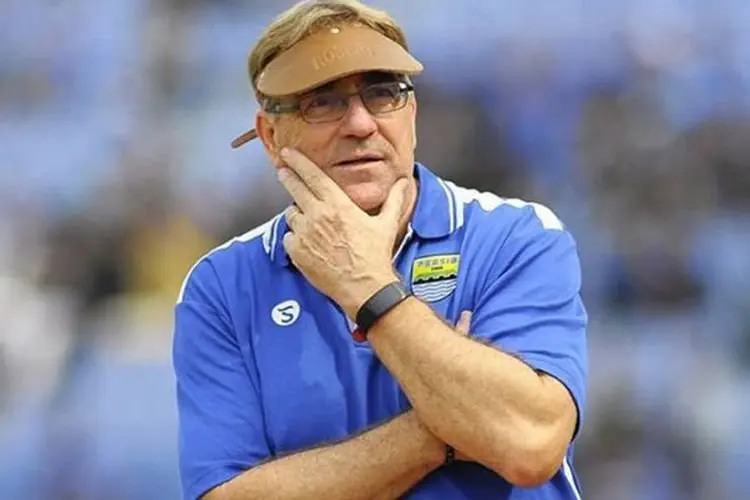 Terima Kritikan Bobotoh, Robert Alberts pun Kecewa dengan Hasil Empat Kali Draw Persib