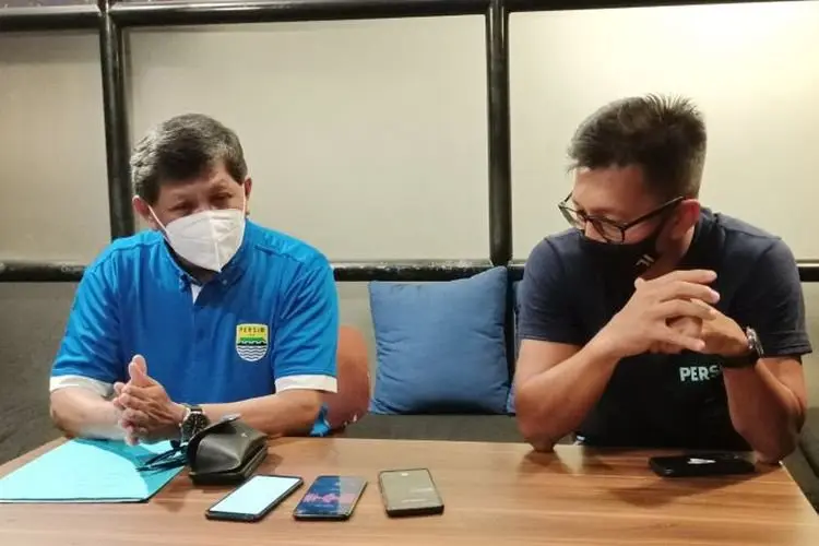 Manajemen Pastikan Robert Alberts Tetap di Persib Meski Mendapat Petisi dari Bobotoh