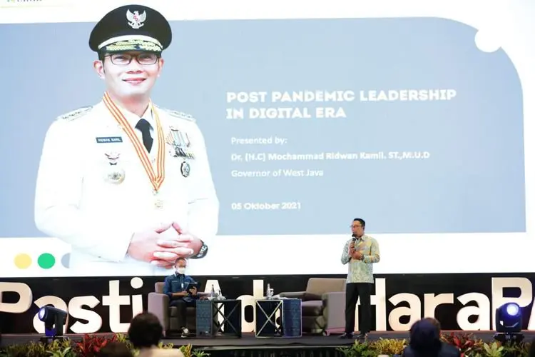 Kader PAN Ngasih Kejutan Kue Ulang Tahun buat Ridwan Kamil, Tanda-tanda Nih!
