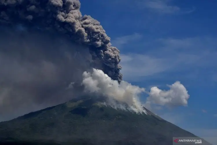 Innalillahi! Dalam Dua Pekan Gunung Ili Lewotolok Erupsi hingga 26 Kali