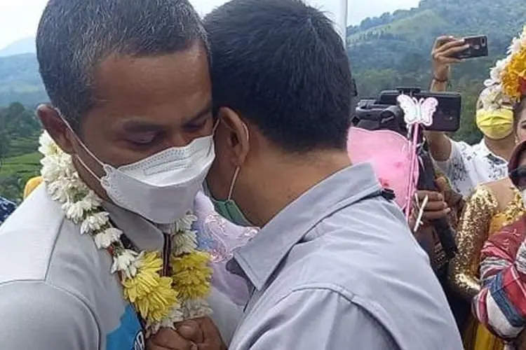 Masyarakat Puncak Sambut Ayat Supriyatna, Atlet Gantole Penyumbang 3 Medali Emas untuk Jabar
