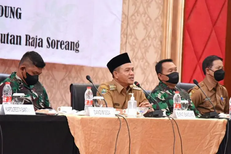 Tak Capai Target Vaksinasi, Dadang Supriatna Bakal 'Jewer' Camat Penyelenggara Pilkades Serentak