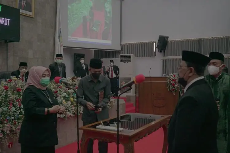 Solihin Dilantik Jadi Anggota Fraksi PDIP DPRD Garut 