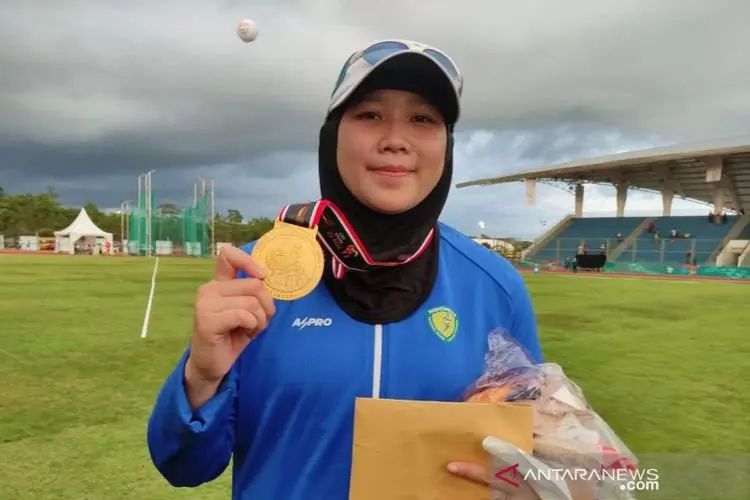 Tresna Puspita Amankan Emas Lempar Cakram Putri Jabar