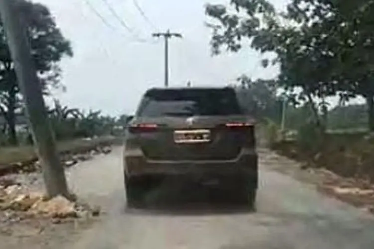 TMMD Tuntas, Dandim Ngeluh Tiang Listrik di Tengah Jalan Desa Bojong