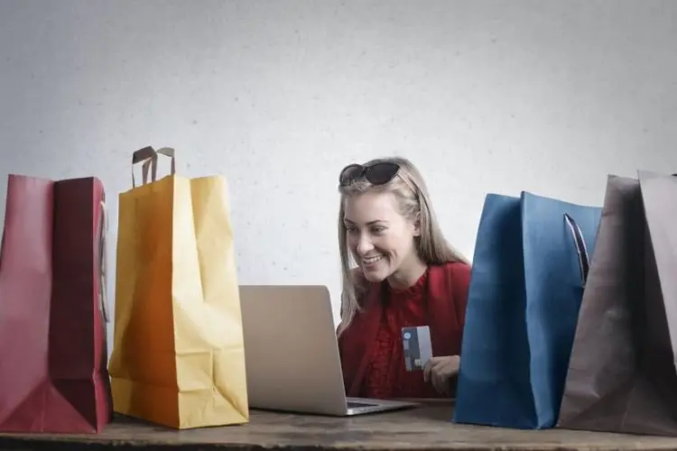 Survei: Produk Fesyen Lokal Favorit di E-Commerce