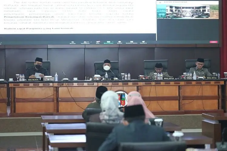Pemkot Bogor Serahkan Tiga Draft Raperda dalam Rapat Paripurna