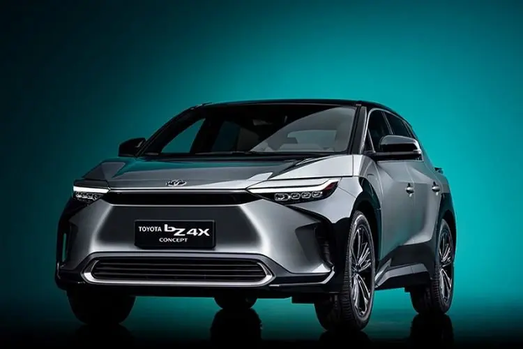Toyota Ingin Lengkapi Mobilnya dengan Sistem Pembangkit Tenaga Surya