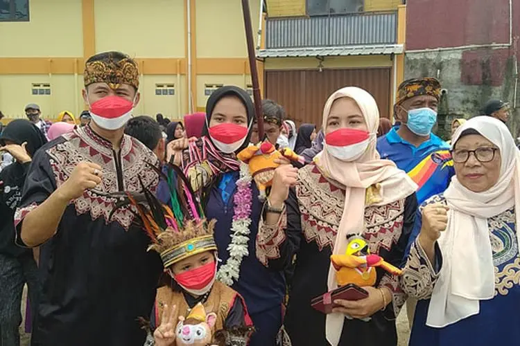 Warga Kampung Sadangsari Baleendah Rama-ramai Sambut Peraih Medali Emas PON XX Papua