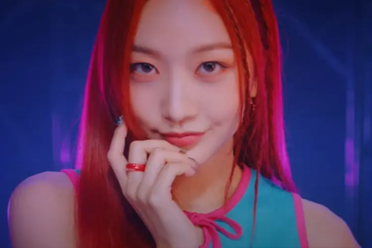 Jadi Member Baru Kedua, Minji Diperkenalkan Lewat Teaser 'Fire Saturday'