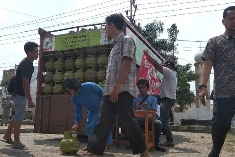 Disdagin Kabupaten Cirebon Sidak Gas Elpiji Bersubsidi