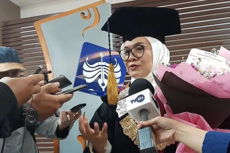 'Tubuh Artefak Kultural' Menjadikan Een Herdiani Jadi Guru Besar di ISBI Bandung