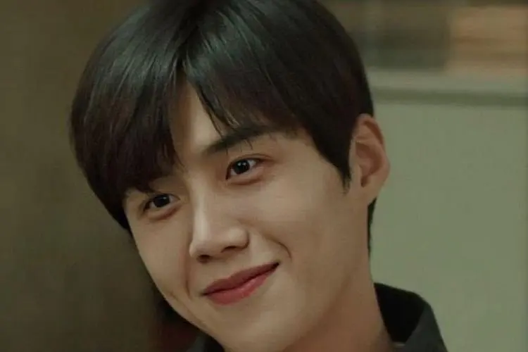 Kim Seon Ho Diduga Paksa Mantan Pacarnya untuk Aborsi, Begini Pernyataan Resmi SALT Entertainment