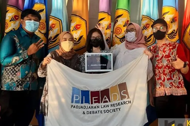 Dilakukan Secara Daring, Mahasiswa FH Unpad Juara Tiga Kompetisi ACD MPR