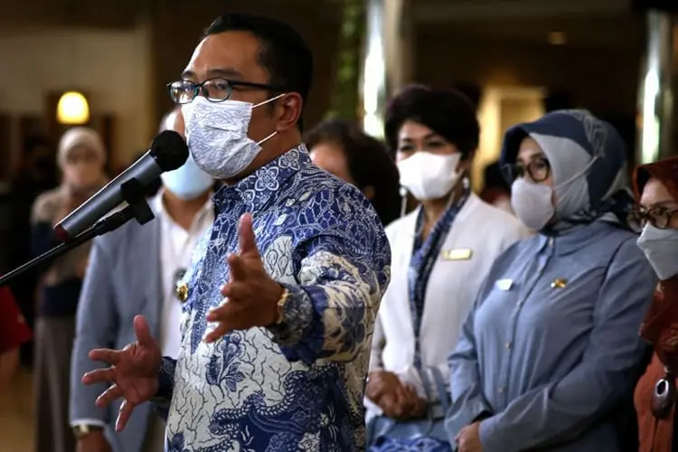 Foto: Gubernur Ridwan Kamil Tinjau Karantina Atlet Jabar di Bandung