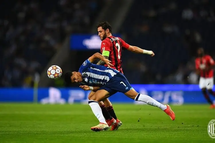 Milan Takluk 0-1 di Kandang Porto, Kans Lolos ke Fase Knockout Kian Menipis