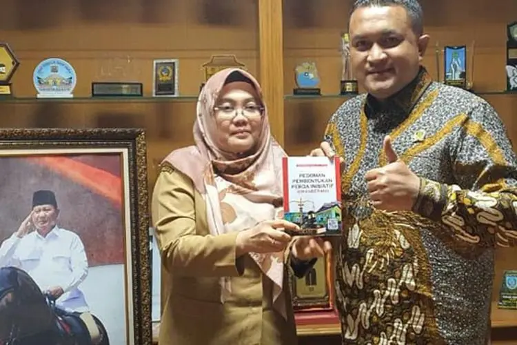 Inovasi Sekretariat DPRD Kabupaten Bogor Terbitkan Buku Emanberani