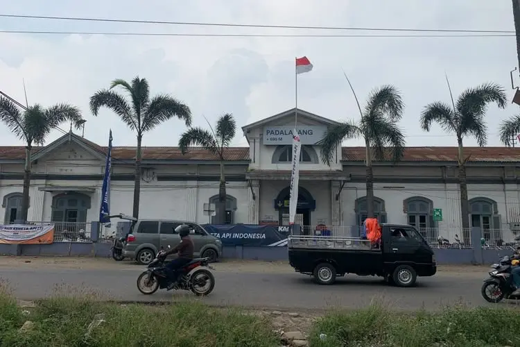 Stasiun Padalarang Tingkatkan Konekvitas Penumpang Kereta Cepat Menuju Kota Bandung