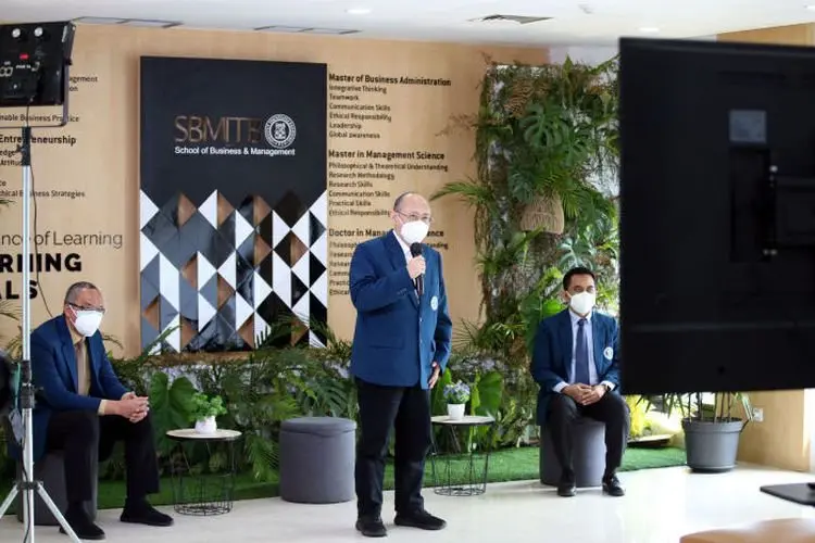 Foto: Syukuran Wisuda SBM ITB
