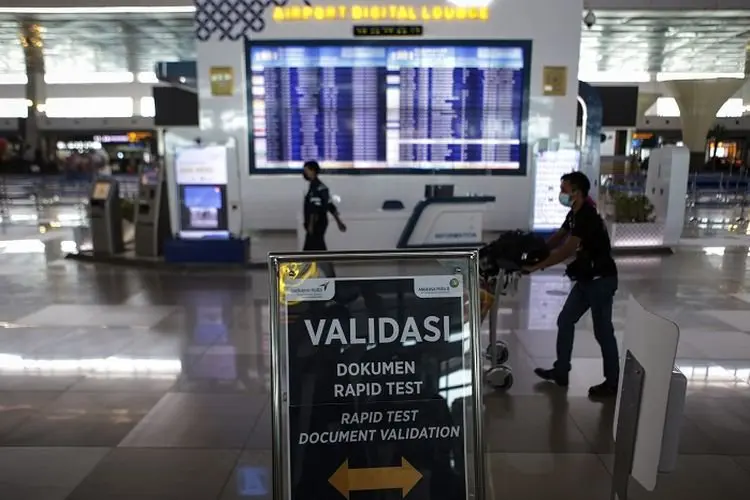 Jadi Syarat Wajib, Tes PCR di Bandara Soetta Dibanderol Rp495 Ribu