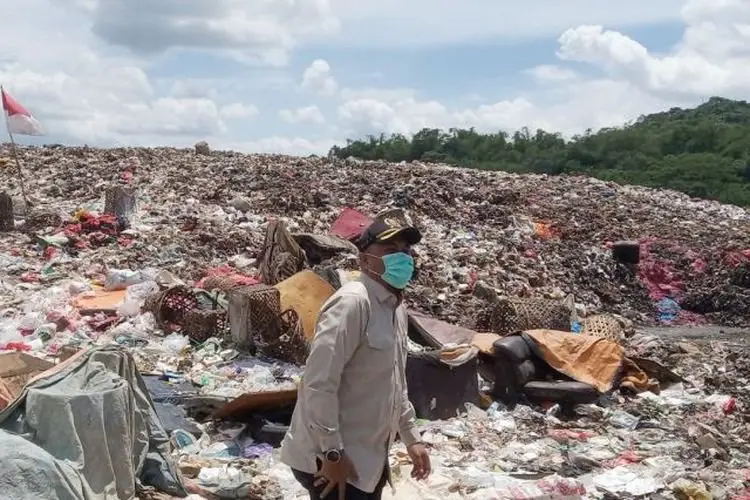 Ngeri, Pemkab Bogor Harus Menggelontorkan Uang  Rp32,5 juta per hari  Hanya Untuk Buang Sampah 