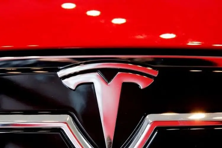 Dikecam Pengguna, Tesla Tarik Versi Terbaru FSD, Padahal Baru Rilis Kurang dari Sehari