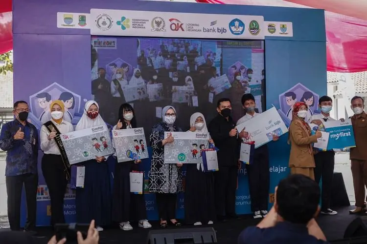 bank bjb Dukung Vaksinasi dan Literasi Keuangan Pelajar Lewat âVaksin Itu Simpelâ