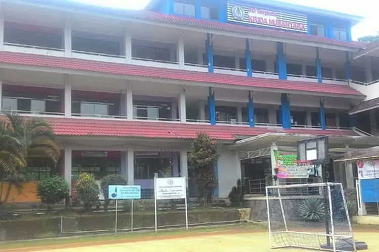 Sebelum PTM Terbatas, Siswa-siswi dan Guru SD Terpadu Krida Nusantara Bandung Wajib Tes Swab