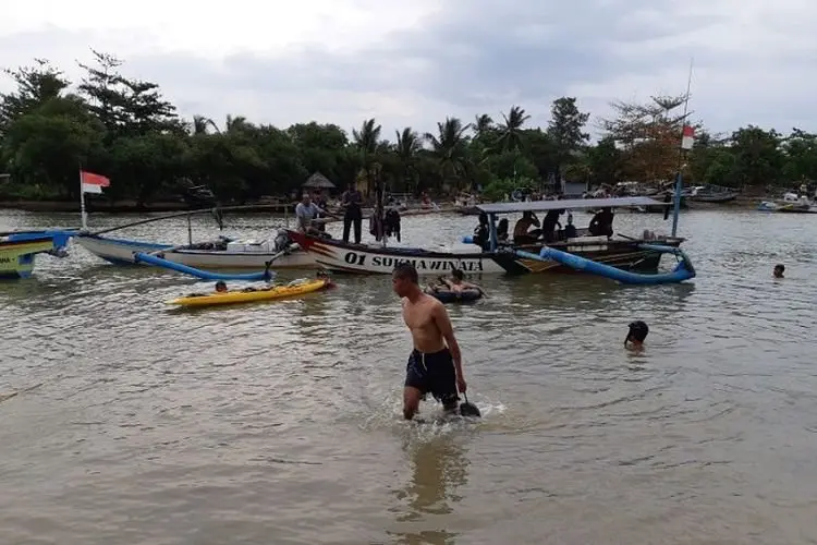 Lima Bocah Terseret Arus Sungai di Sukabumi, Satu Masih dalam Pencarian