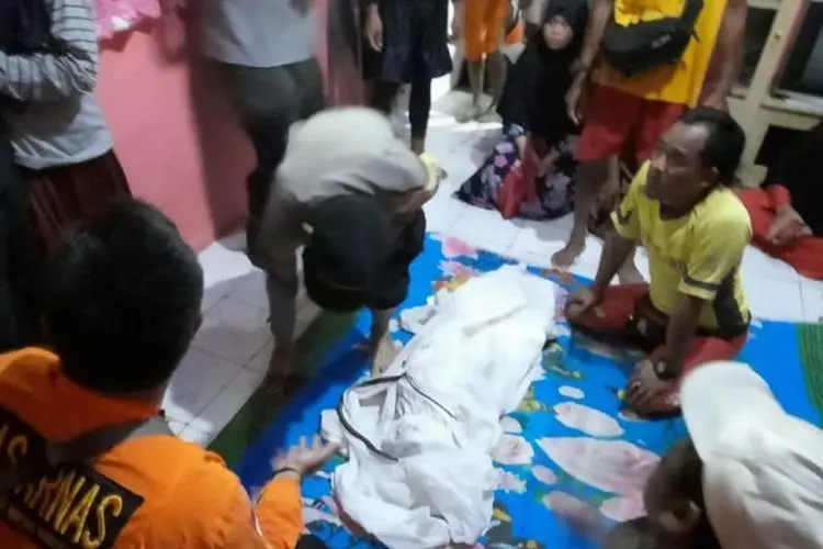 Jasad Bayi Tenggelam di Muara Sungai Sukabumi Akhirnya Ditemukan  