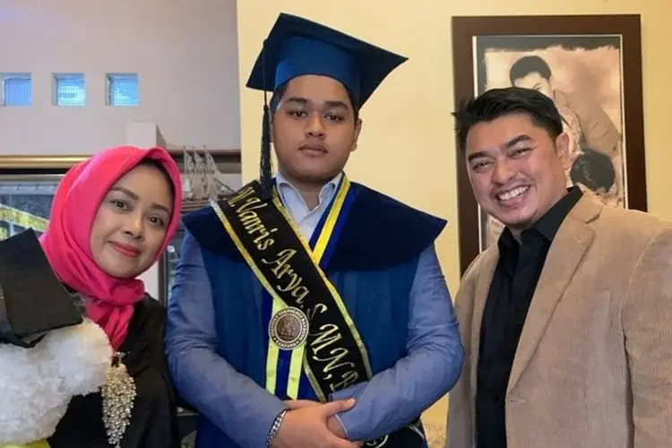 Wisudawan Termuda Ini Mimpi Jadi Pengusaha