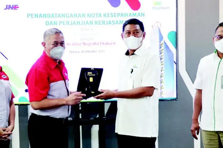 Kolaborasi Perluas Akses Produk dan Layanan, Pegadaian Gandeng JNE