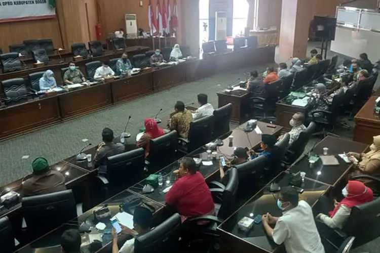 Pasar dan Terminal Citeureup Dikeluhkan Masyarakat, Ini Tanggapan DPRD Kabupaten Bogor