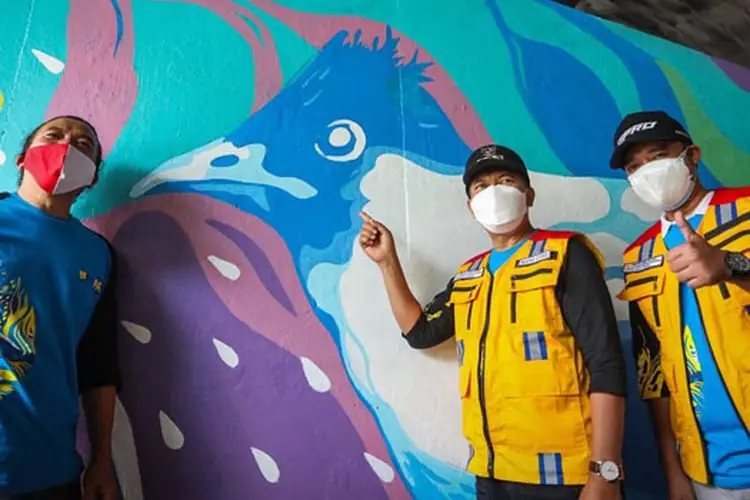 Jelang Hari Jalan Nasional, Oded Lukis Mural Flyover Pasupati