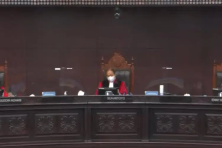 Tiga Hakim Beda Pendapat Soal Putusan Uji Materi UU Nomor 2/2020
