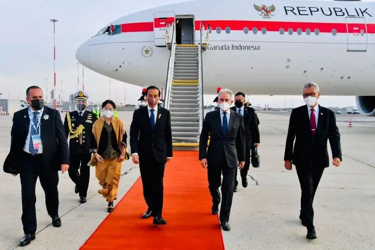 Hadiri KTT G20, Presiden Jokowi Tiba di Italia 