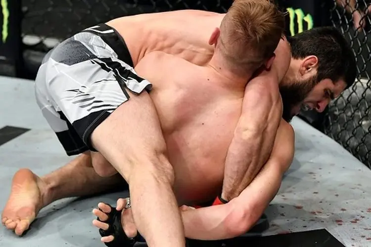 Habisi Hooker Satu Ronde, Islam Makhachev Bidik Tarung Perebutan Gelar UFC,  Dustin Poirier Siap-siap!