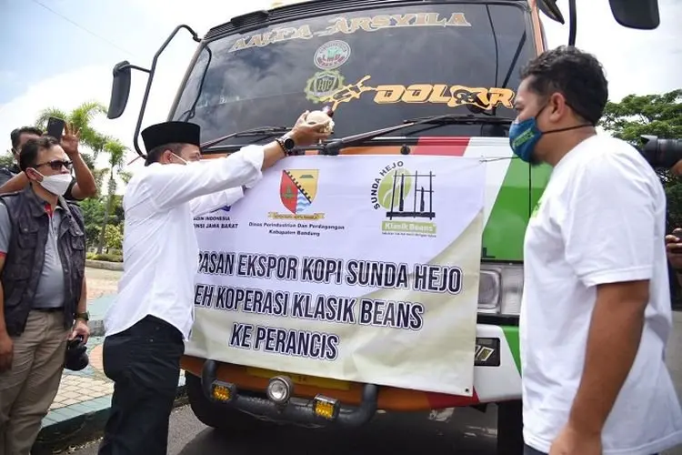 Bupati Dadang Supriatna Lepas Ekspor Kopi Sunda Hejo ke Prancis