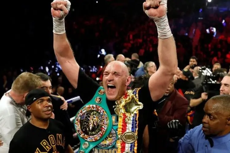 Tyson Fury Pensiun? Mike Tyson Beri Wejangan: Teruslah Menang Saudaraku!
