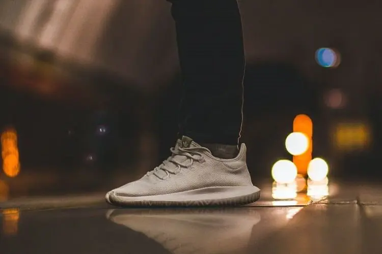 Biar Nyaman, Inilah Empat Kiat Memilih Alas Kaki untuk Para Kaum Adam