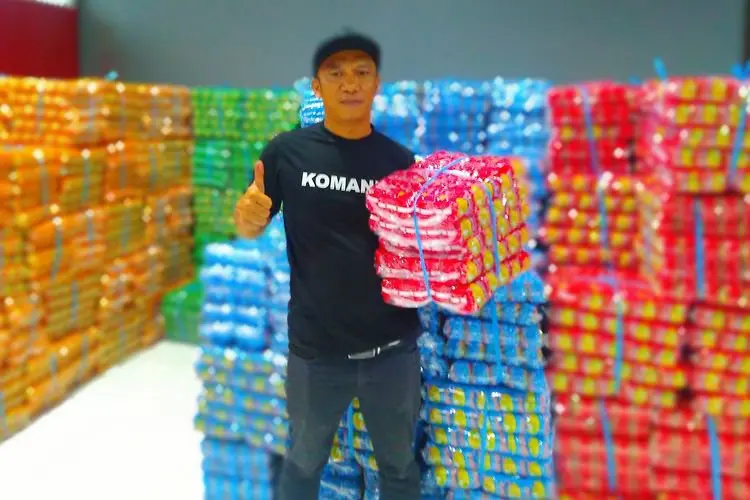 Peringati Hari Pahlawan, Aceng Ciblack Menjadi Pahlawan bagi Warga Desa Padalarang