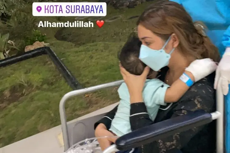 Ya Allah, Tangis Gala Sky Andriansyah Pecah dan Terus Panggil 'Mama' Vanessa Angel