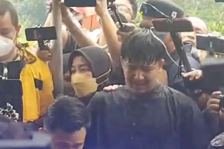 Jenazah Vanessa Angel Selesai Dimakamkan, Tangis Keluarga Pecah