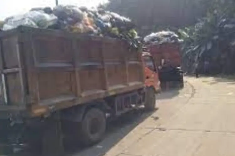 Alhamdulillah, Ancaman Lautan Sampah Teratasi, DLHK Kota Bandung Kembali Angkut Sampah