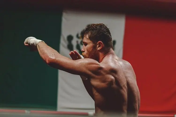Mental Juara Saul Canelo Alvarez Usai Dikalahkan Floyd Mayweather,  Mike Tyson Kagum: Dia Petarung Sejati!