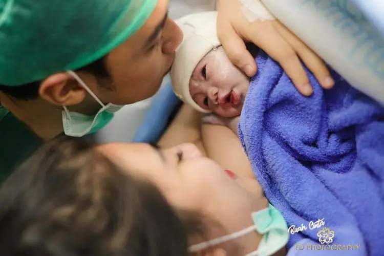 Felicya Angelista Melahirkan, Hito Caesar Resmi jadi Ayah