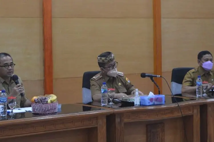 Bupati Dorong Generasi Milenial Cirebon jadi Petani
