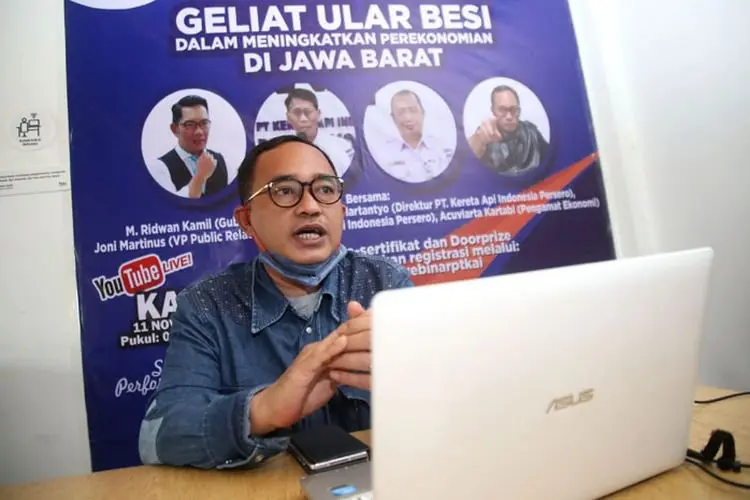 Foto: Webinar Geliat Ular Besi dalam Meningkatkan Perekonomian di Jawa Barat