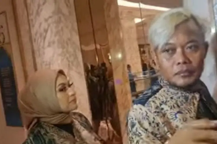 Sambil Tunjuk Wartawan, Sule Geram Ditanya Nasib Teddy Pardiyana Soal Uang Kontrakan Lina Jubaedah