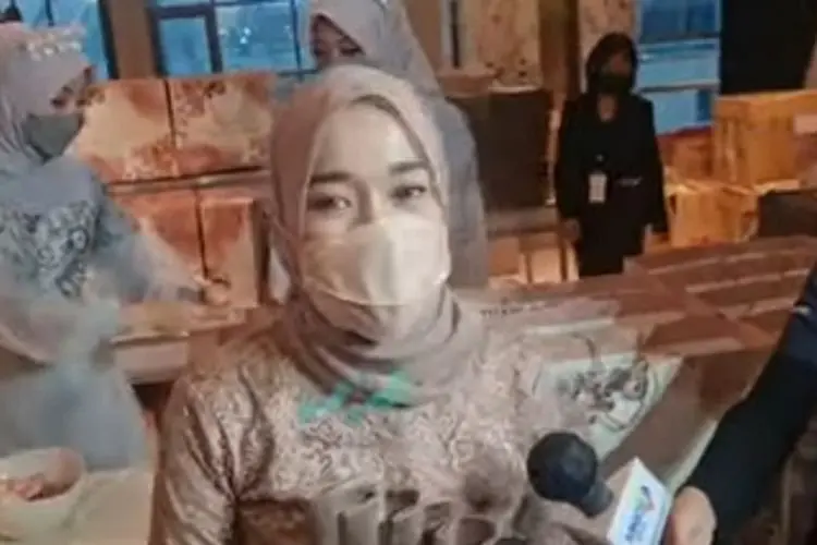 Waduh! Ririe Fairus Jumpa Ayus dan Nissa Sabyan di Resepsi Ria Ricis, Apa yang Terjadi?